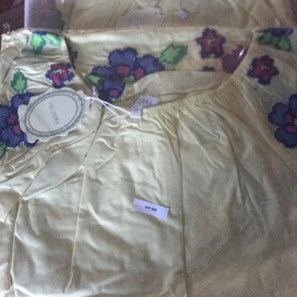 ✂️ Cute yellow off-shoulder dress with 💐🌷 - Picture 7 of 8